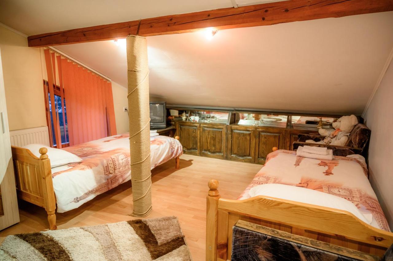 Guest House Angelkovi ساباريفا بانيا المظهر الخارجي الصورة